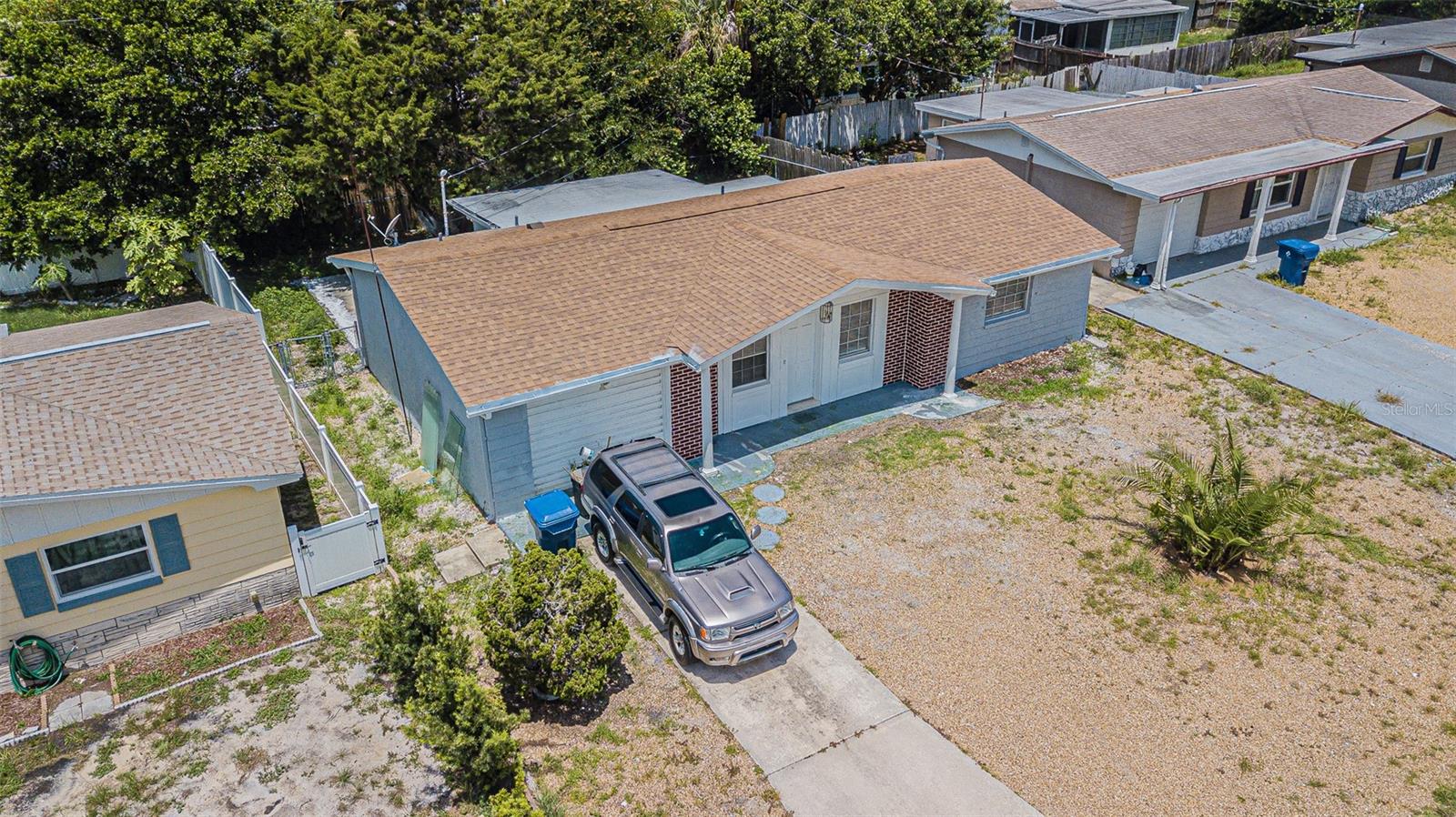 BEACON SQUARE - Residential Lease