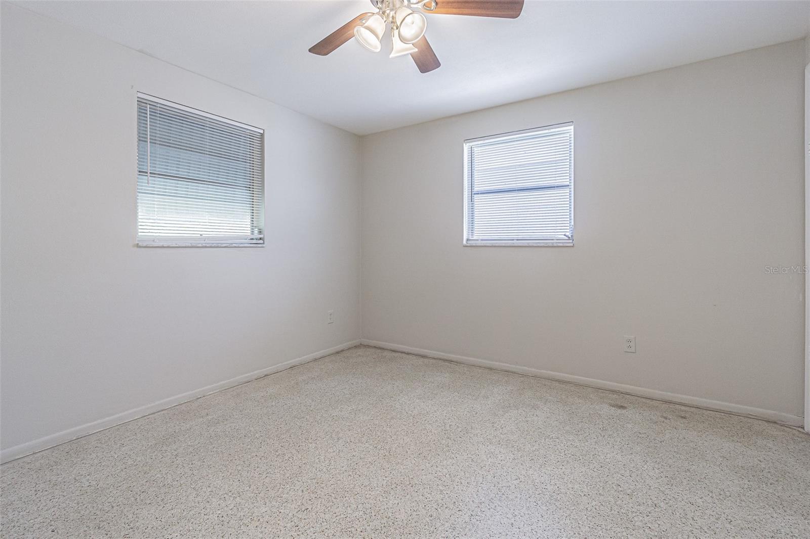 BEACON SQUARE - Residential Lease