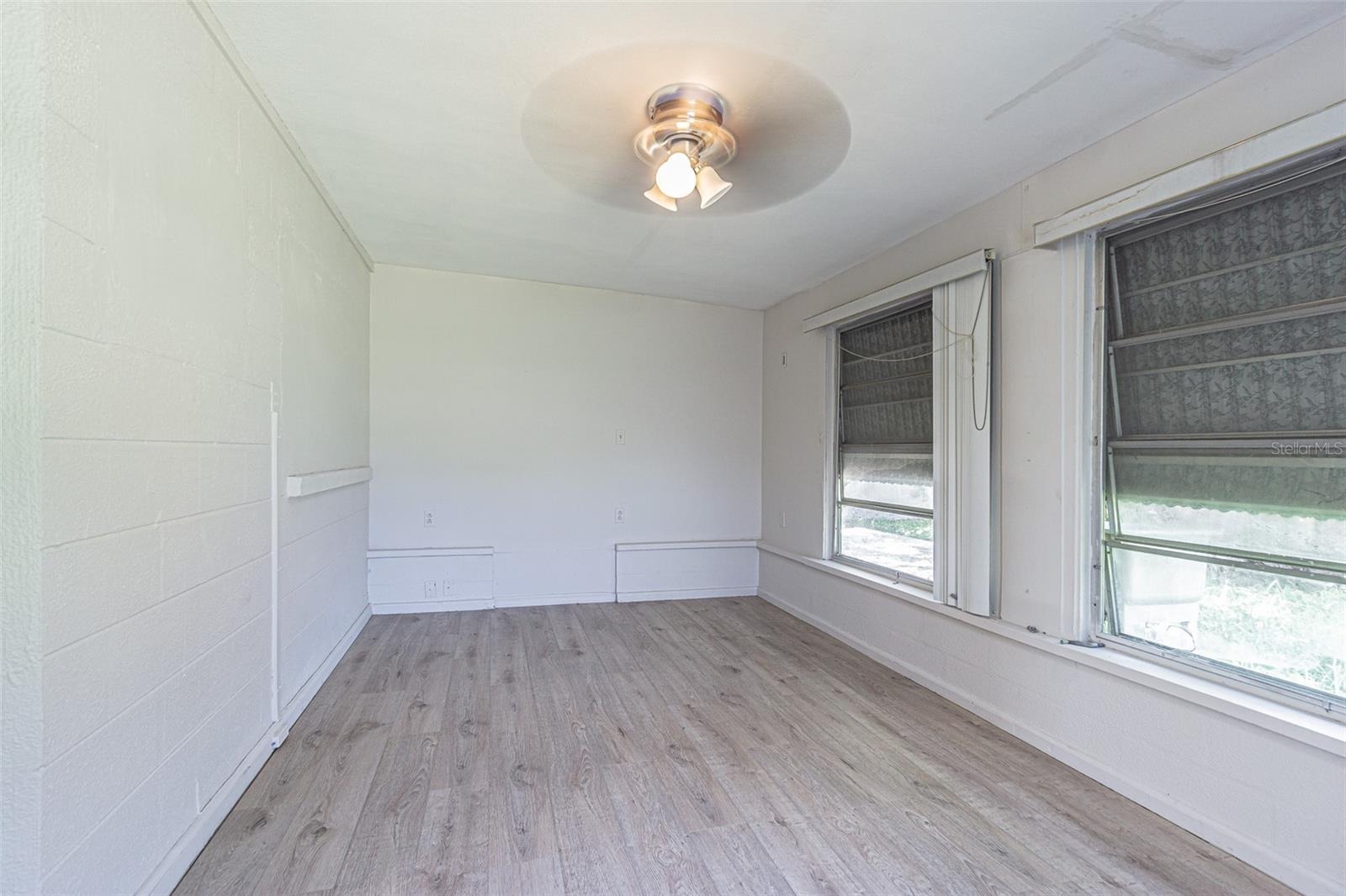 BEACON SQUARE - Residential Lease