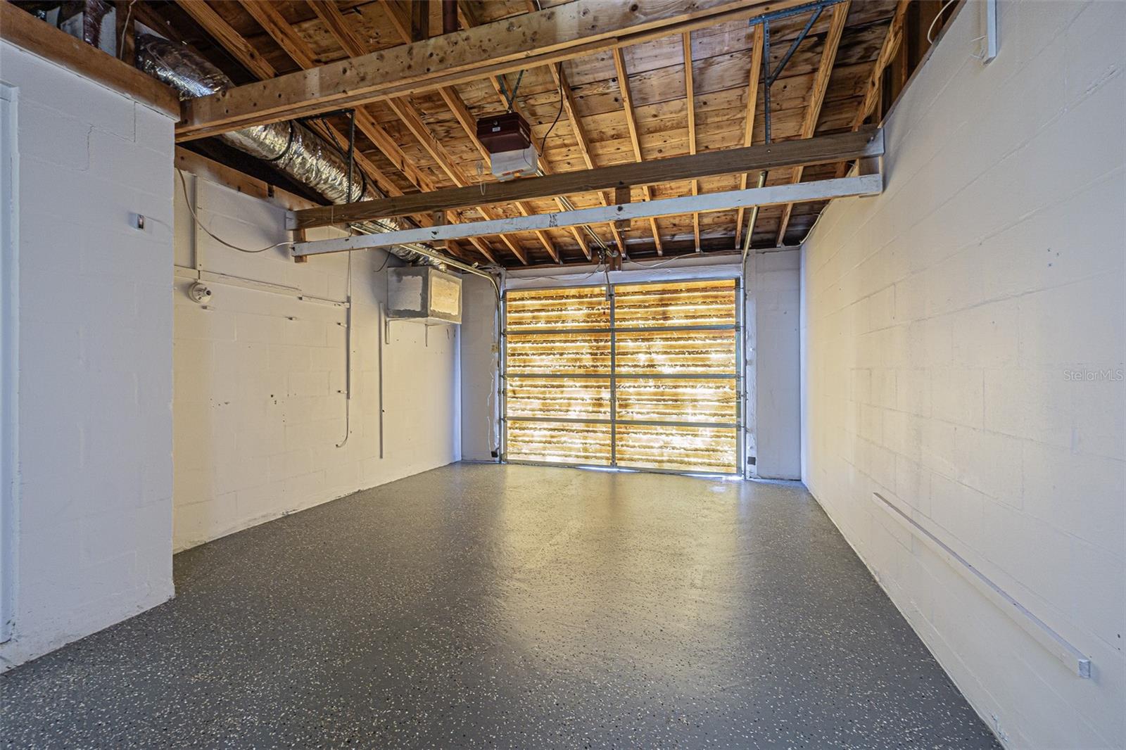 BEACON SQUARE - Residential Lease