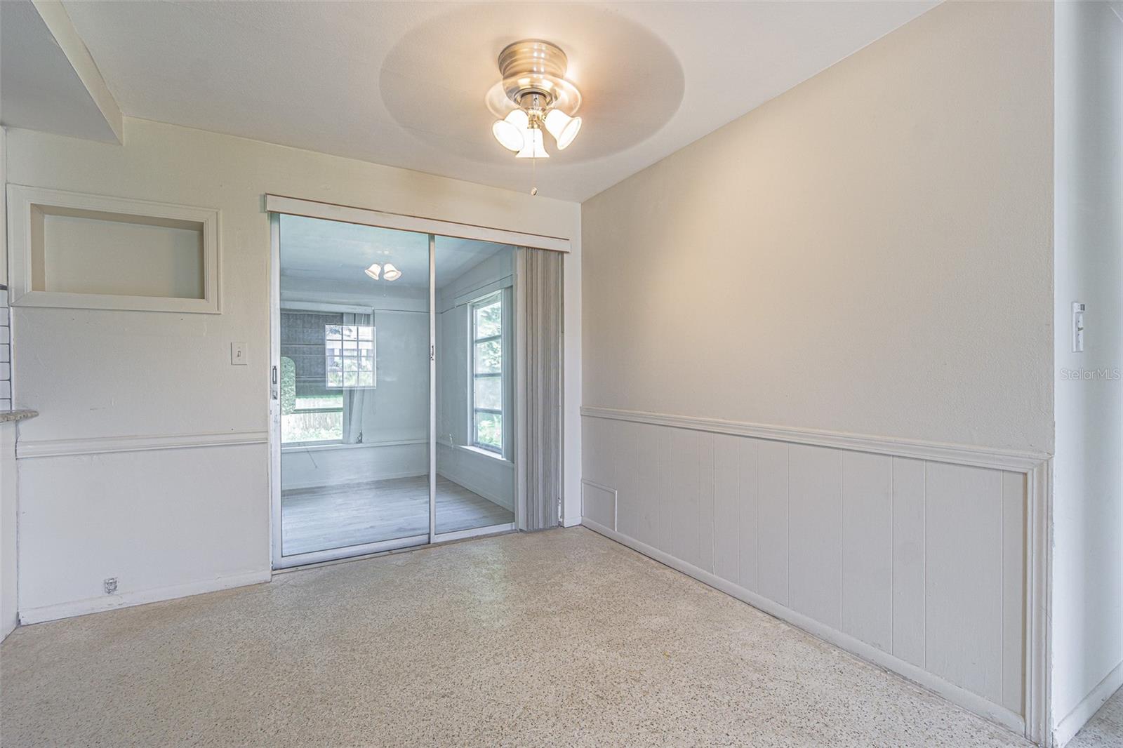 BEACON SQUARE - Residential Lease