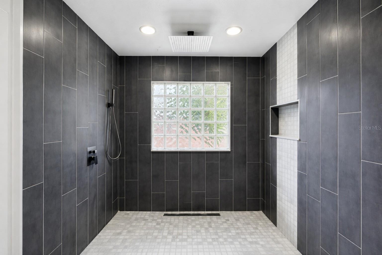 GOLFVIEW - Residential