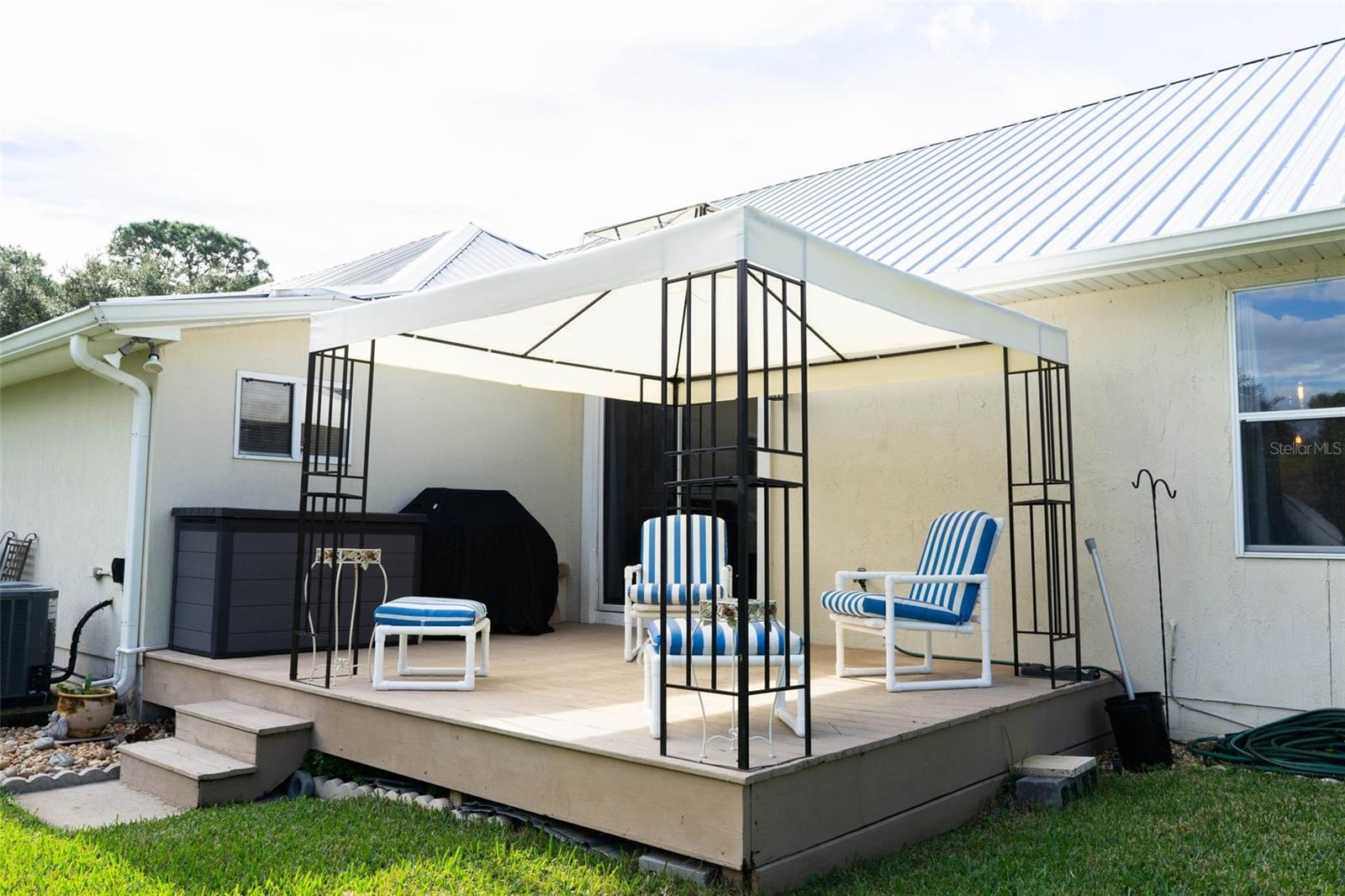 THE PINES - Residential Income