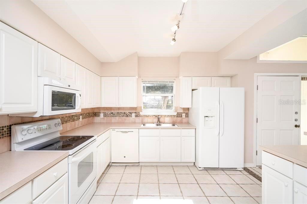 THE PINES - Residential Income