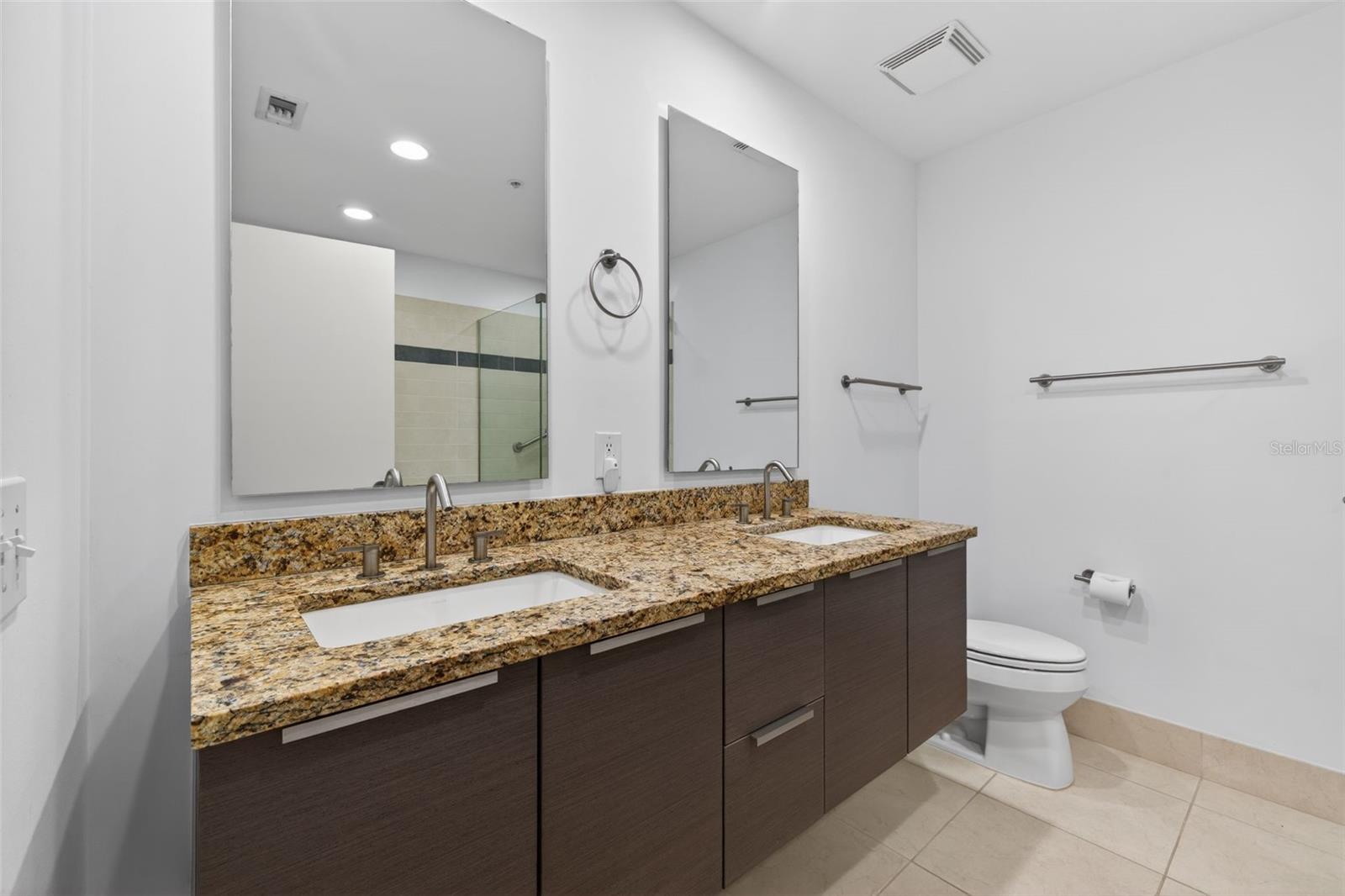 SIGNATURE PLACE CONDO - Residential