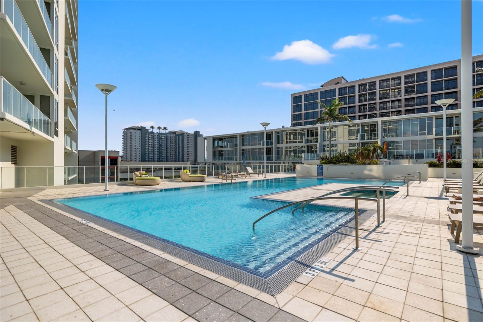 SIGNATURE PLACE CONDO - Residential