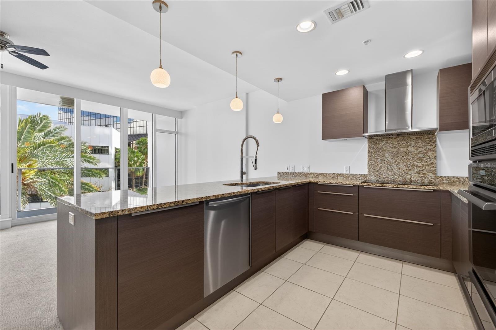 SIGNATURE PLACE CONDO - Residential