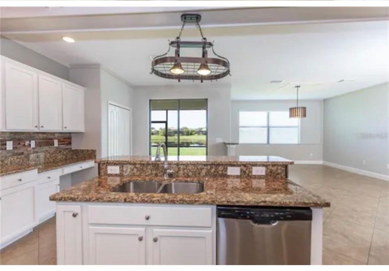 HERITAGE HARBOUR SUBPHASE J - Residential Lease