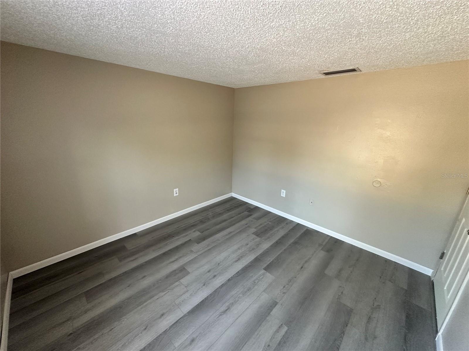 CORDOVA LAKES PH I - Residential Lease