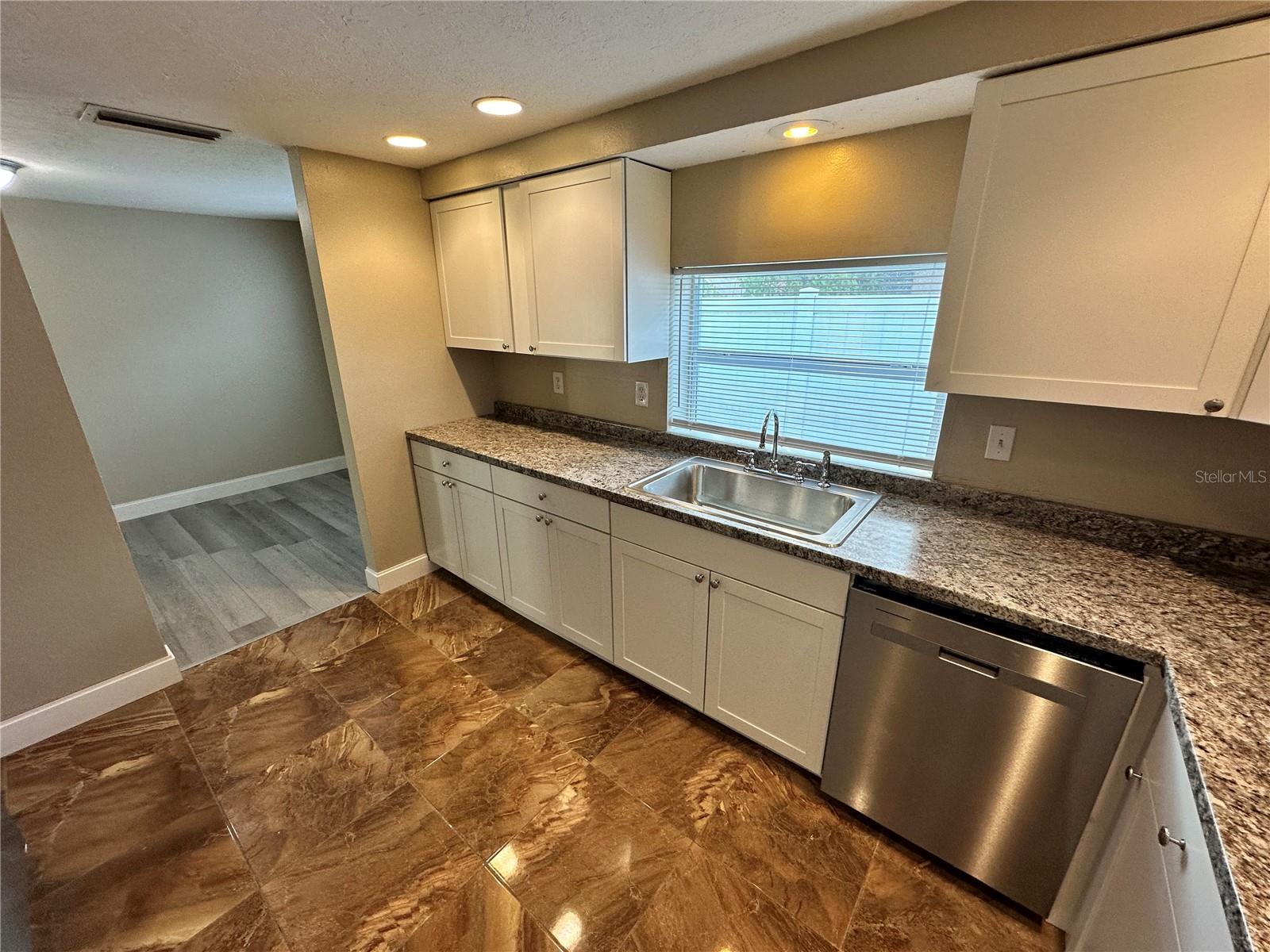 CORDOVA LAKES PH I - Residential Lease