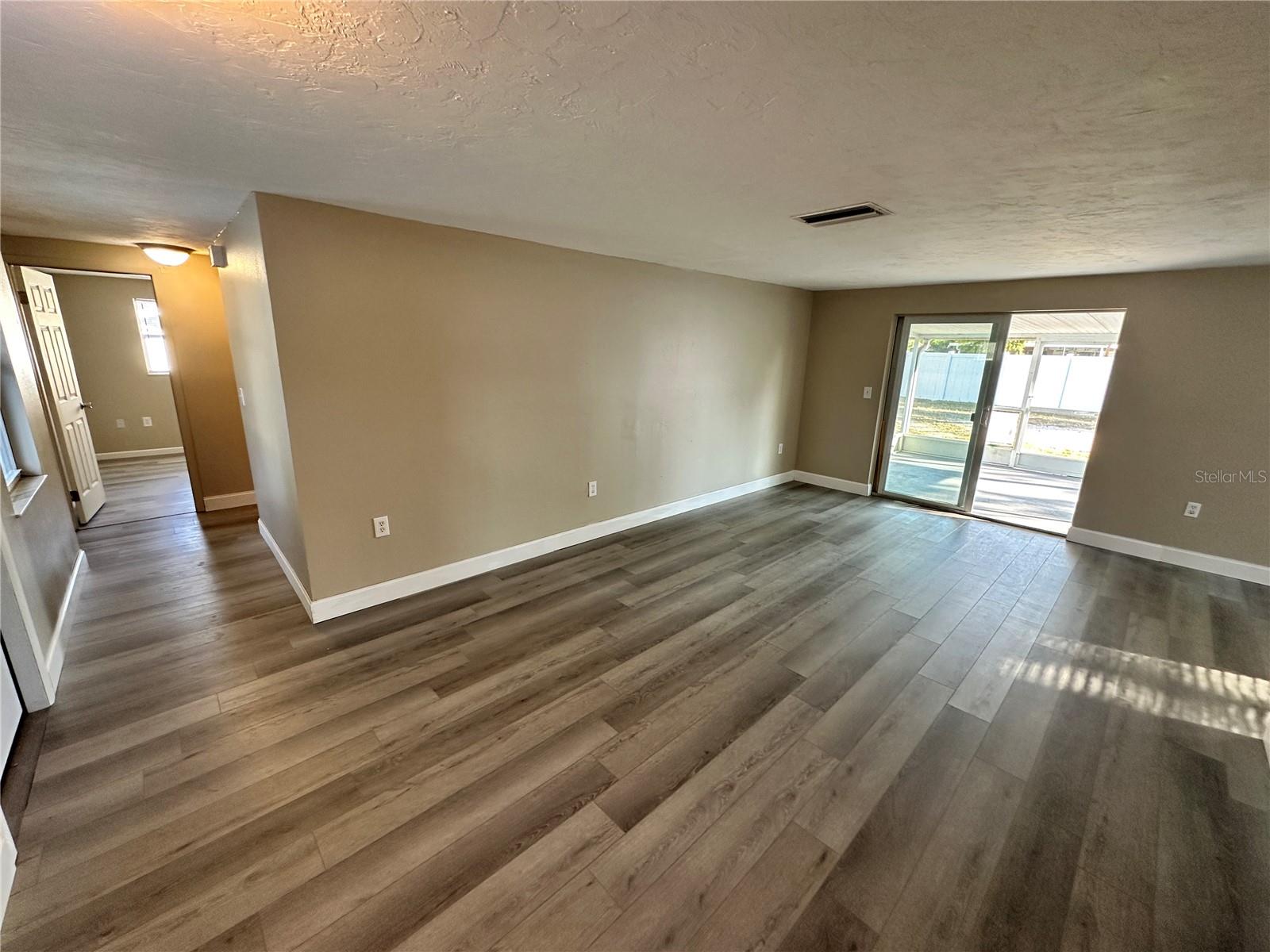 CORDOVA LAKES PH I - Residential Lease