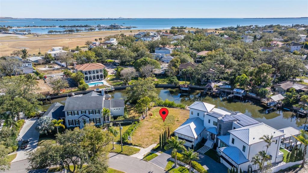 Photo of 678 Geneva Place, Tampa, FL 33606 (MLS # TB8473225)