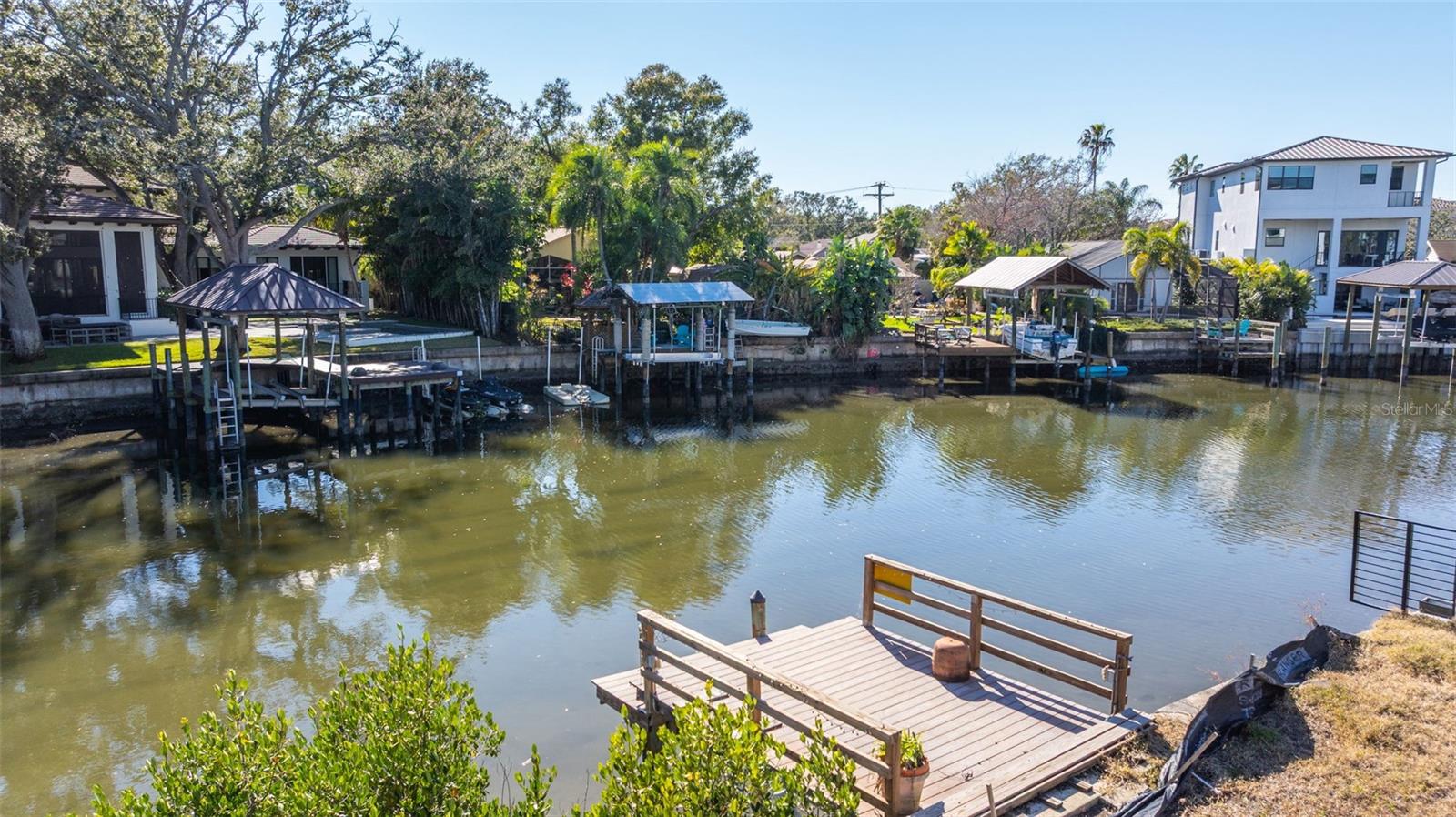 DAVIS ISLANDS PB10 PG52 TO 57 - Residential