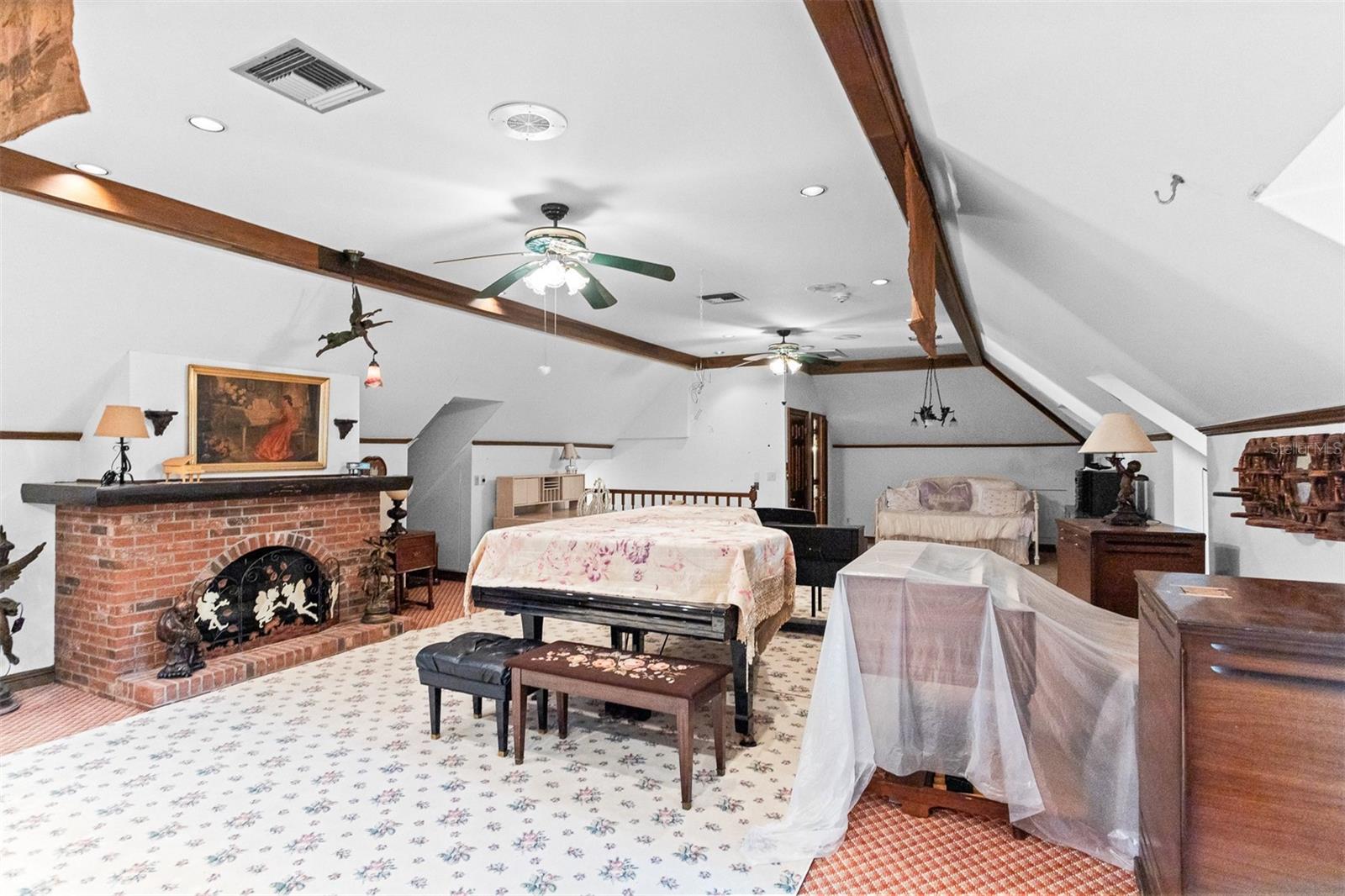 WEDGEWOOD ESTATES - Residential