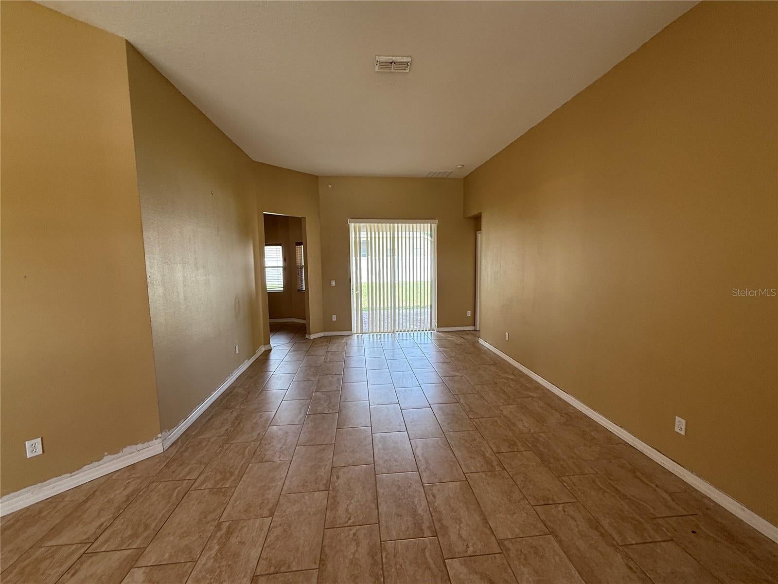 7101 WHITE TRILLIUM CIRCLE
