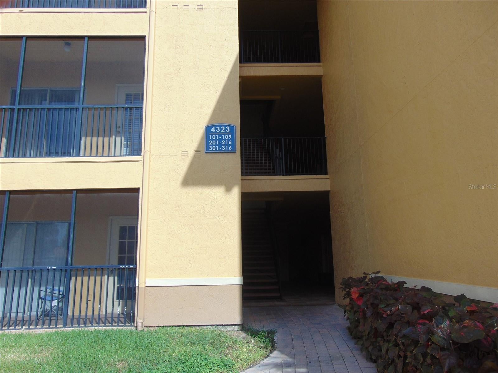 4323 BAYSIDE VILLAGE DRIVE 102