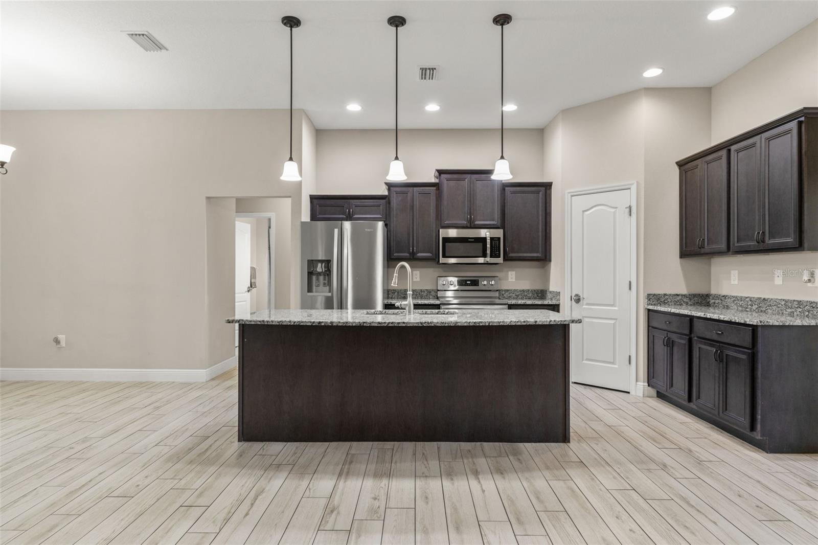 SPRING HILL - Residential