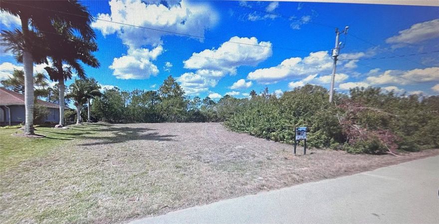 Wonderful vacant lot with fresh water view.  Located in an amazing school district and ready to build your dream home.  Owner has another vacant lot listed as well a couple streets over.