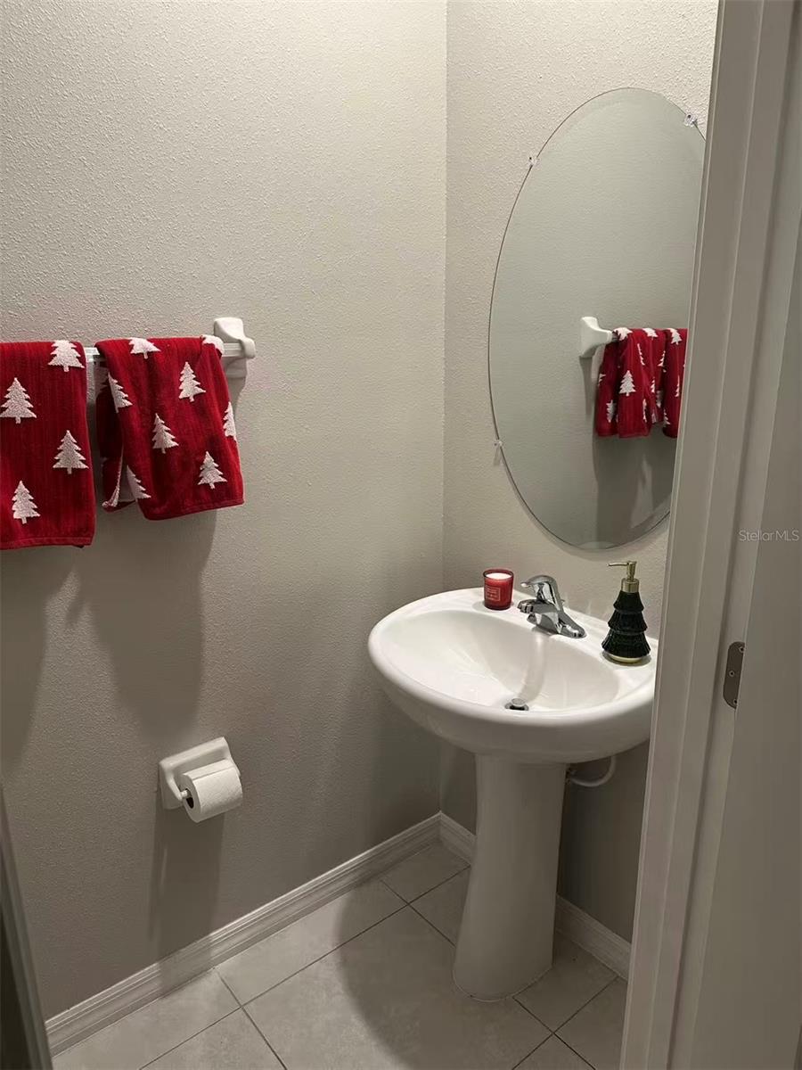 WILLOW SQUARE TWNHMS - Residential Lease