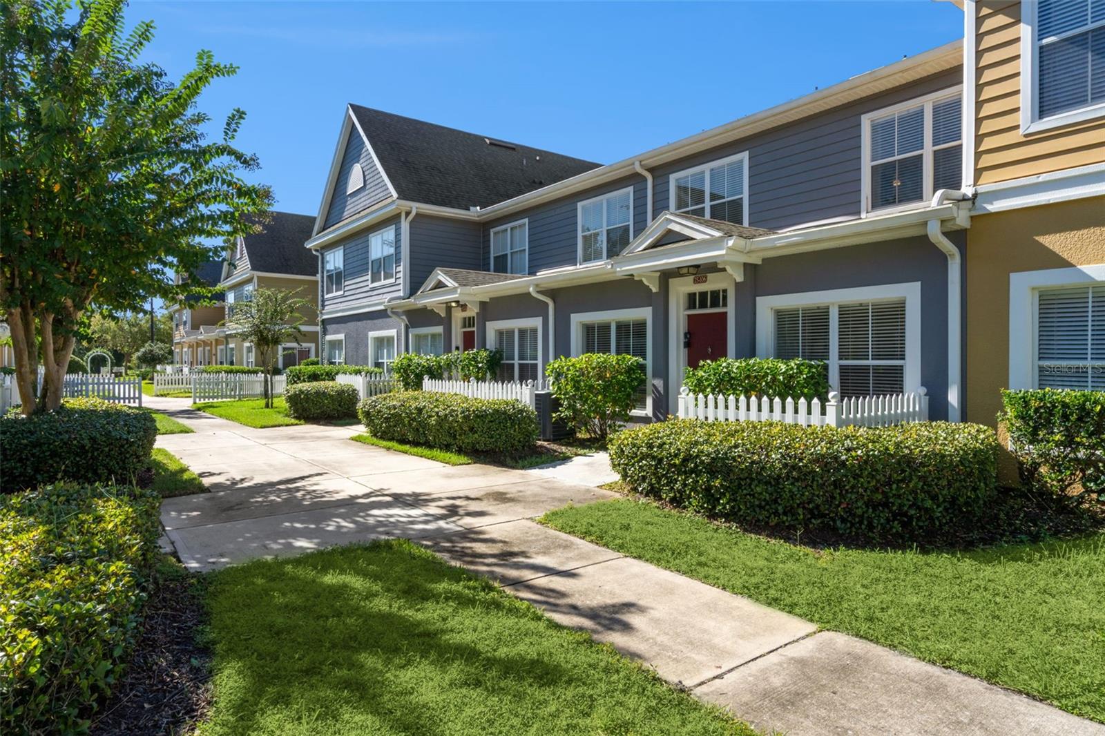 4564 YELLOWGOLD ROAD E 106