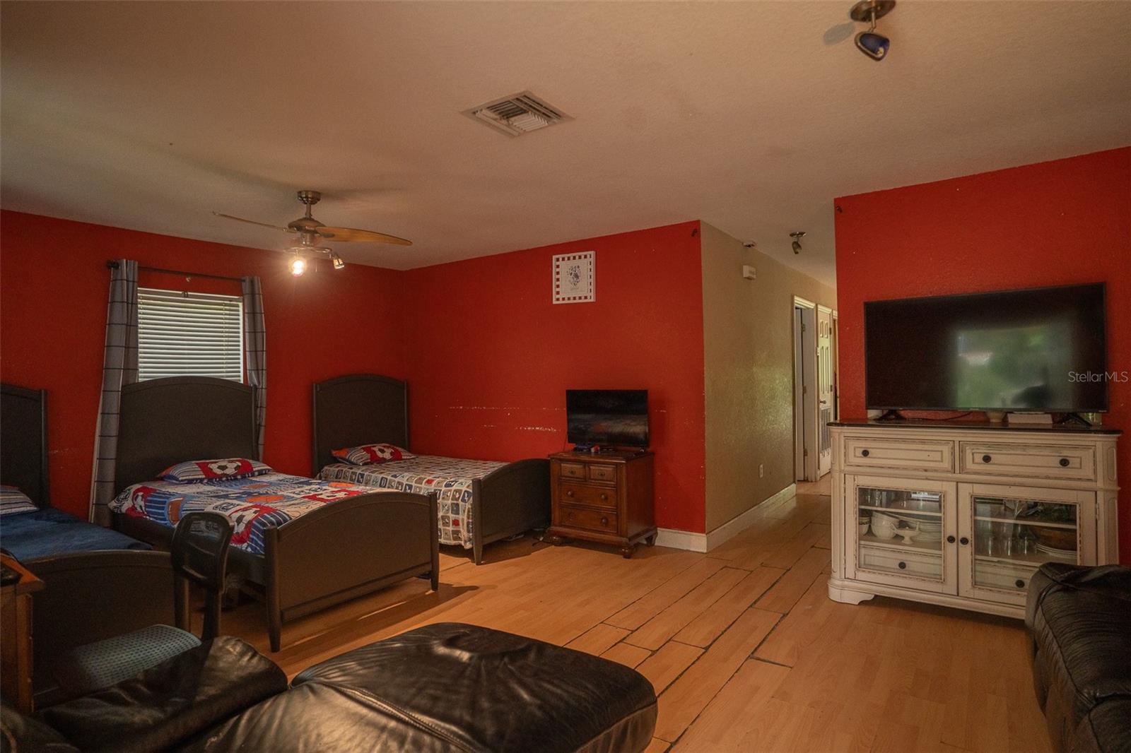 Casas a venda 2 - Jen Dantas 1128 NEVILLE AVENUE