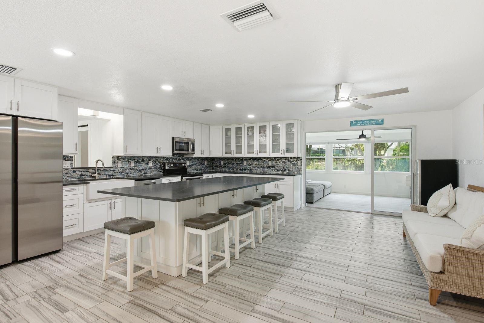 601 SHORE DRIVE E