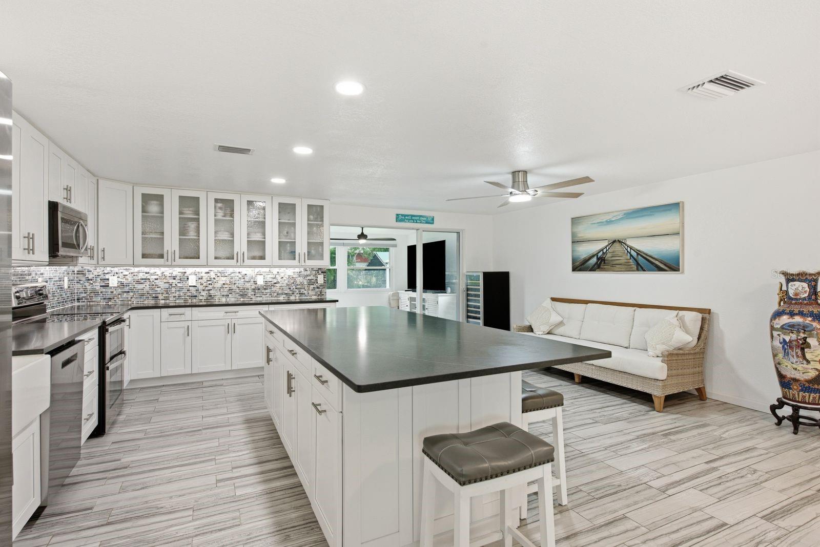 601 SHORE DRIVE E