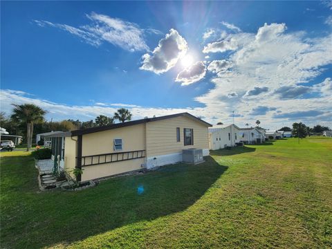 A home in WINTER HAVEN