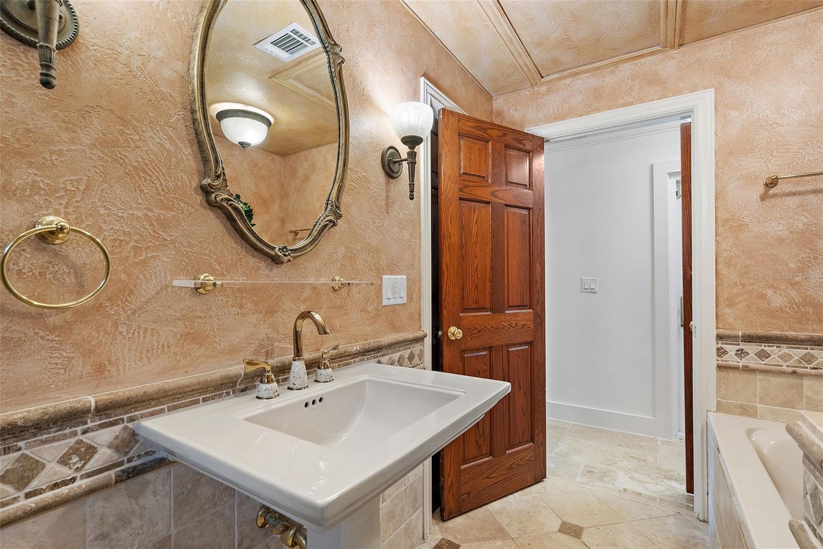 SHARON OAKS ESTATES REP - Residential