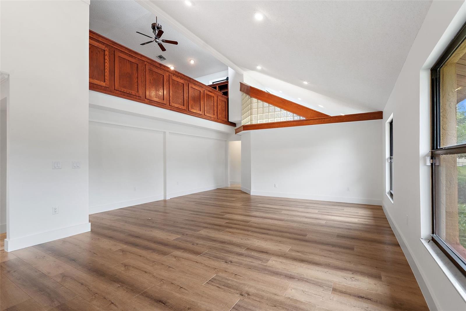 SHARON OAKS ESTATES REP - Residential