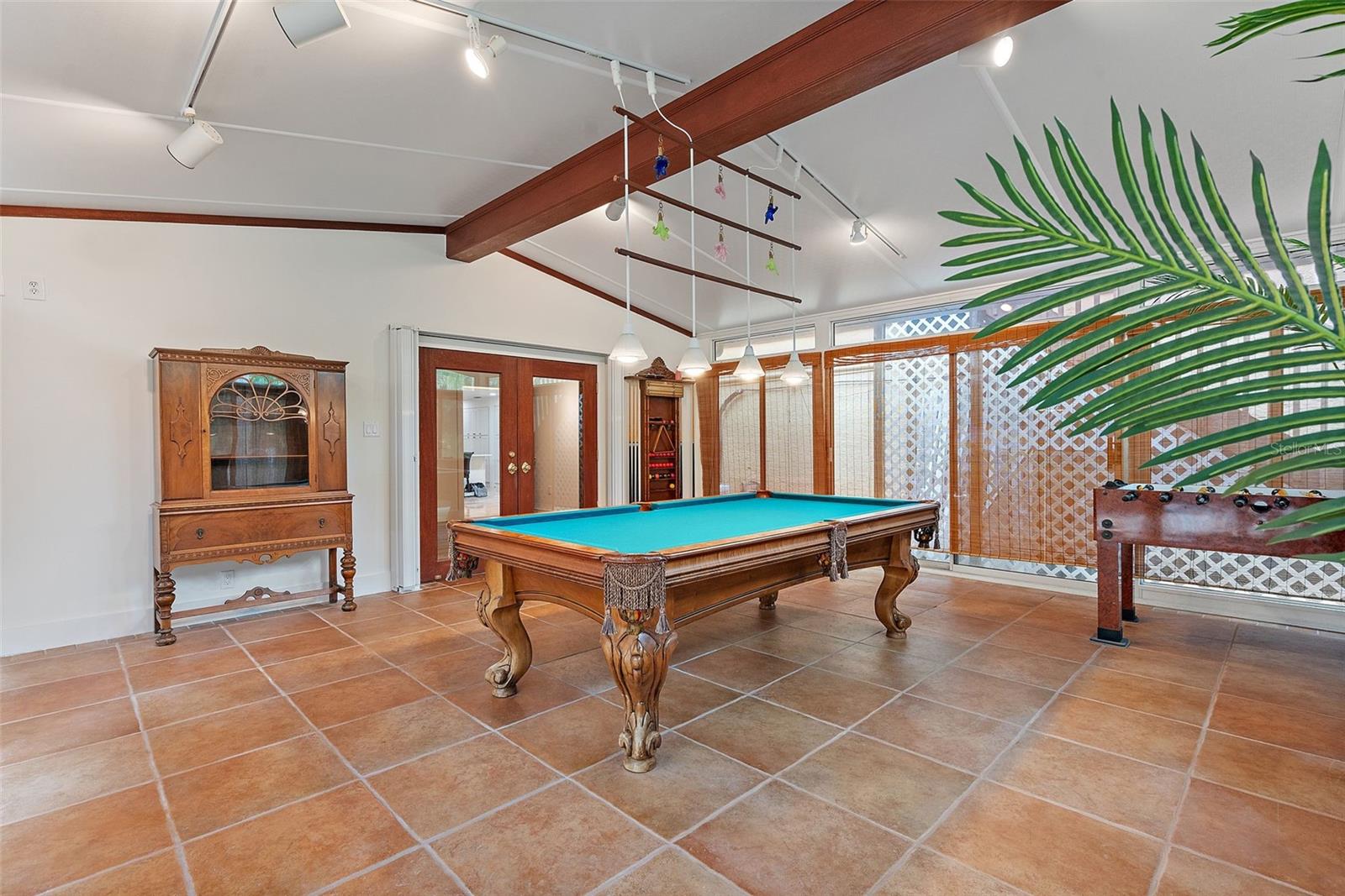 SHARON OAKS ESTATES REP - Residential