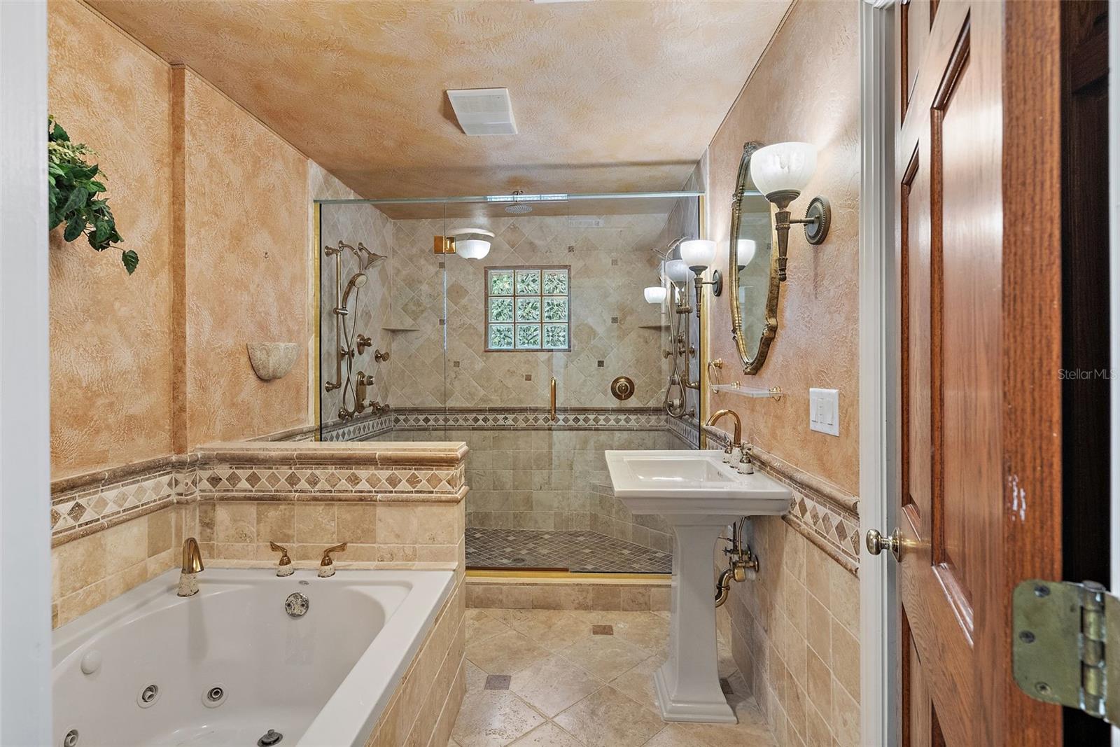 SHARON OAKS ESTATES REP - Residential