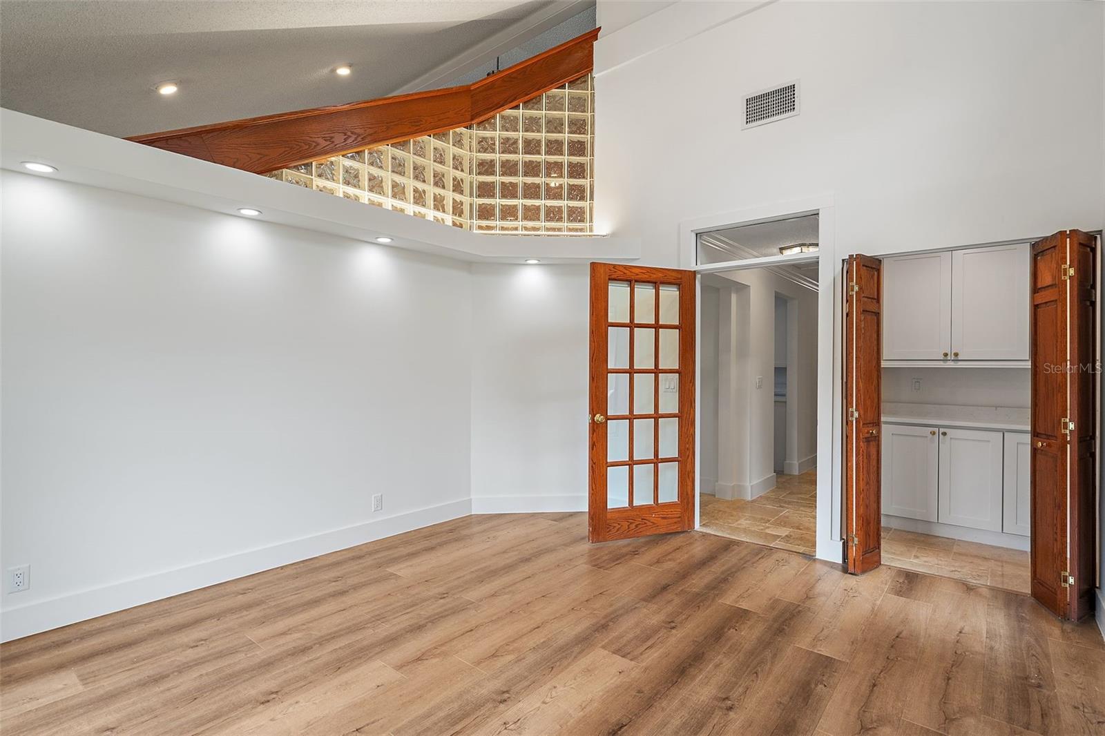 SHARON OAKS ESTATES REP - Residential