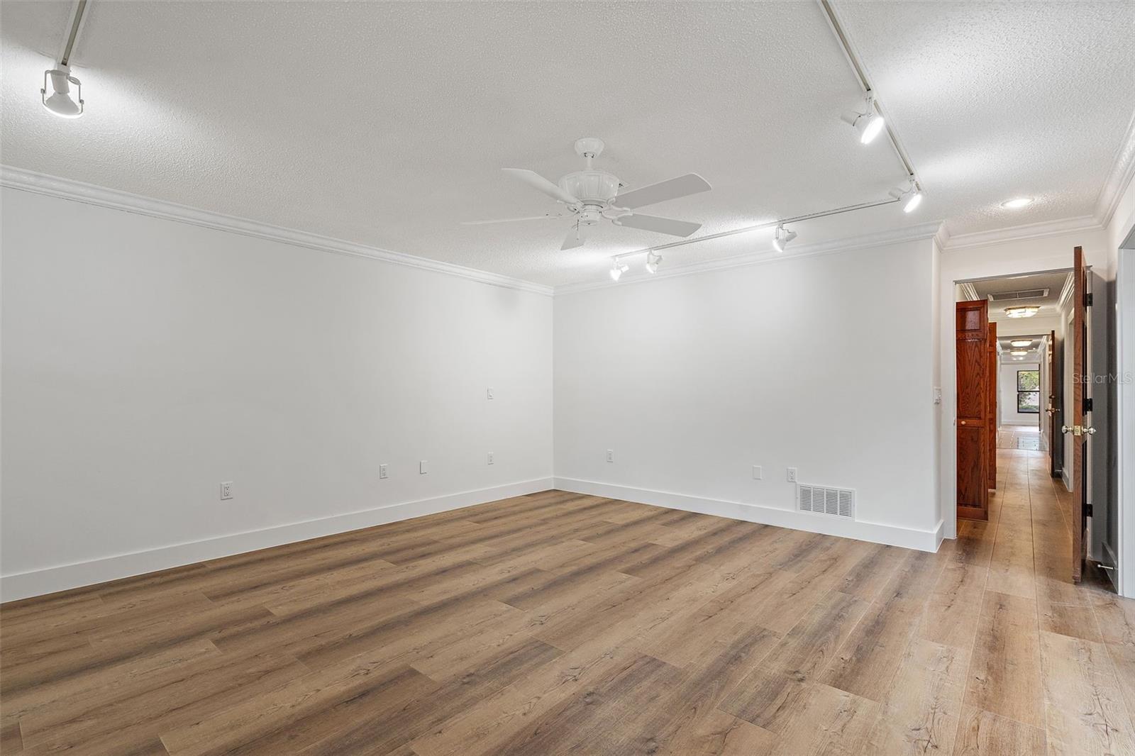 SHARON OAKS ESTATES REP - Residential