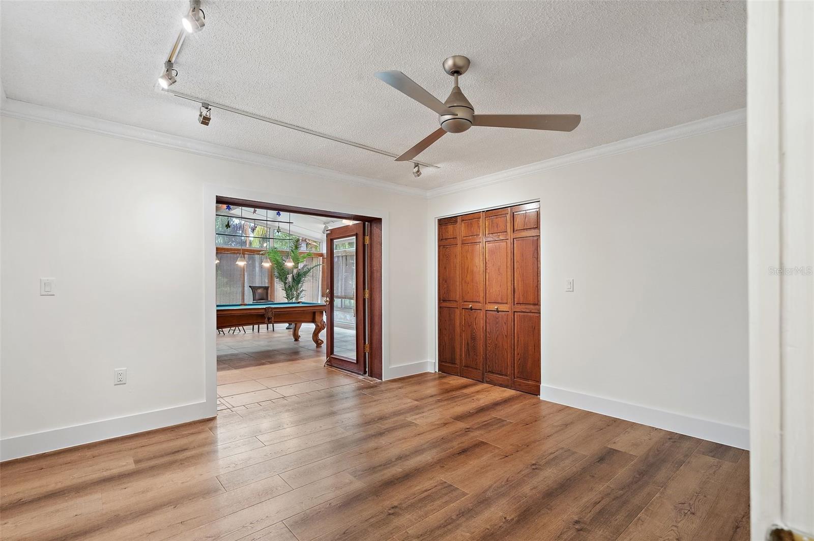 SHARON OAKS ESTATES REP - Residential