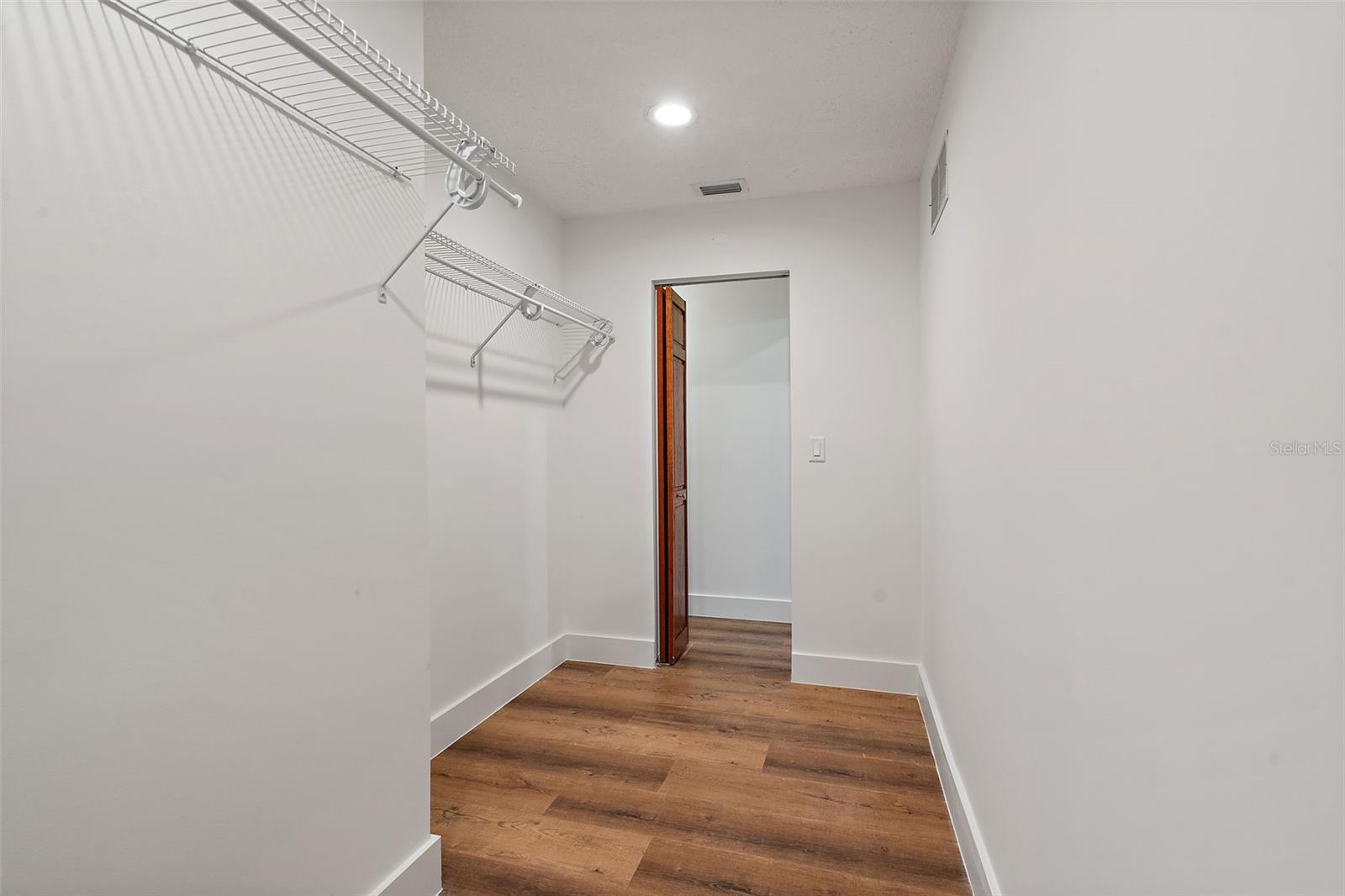 SHARON OAKS ESTATES REP - Residential