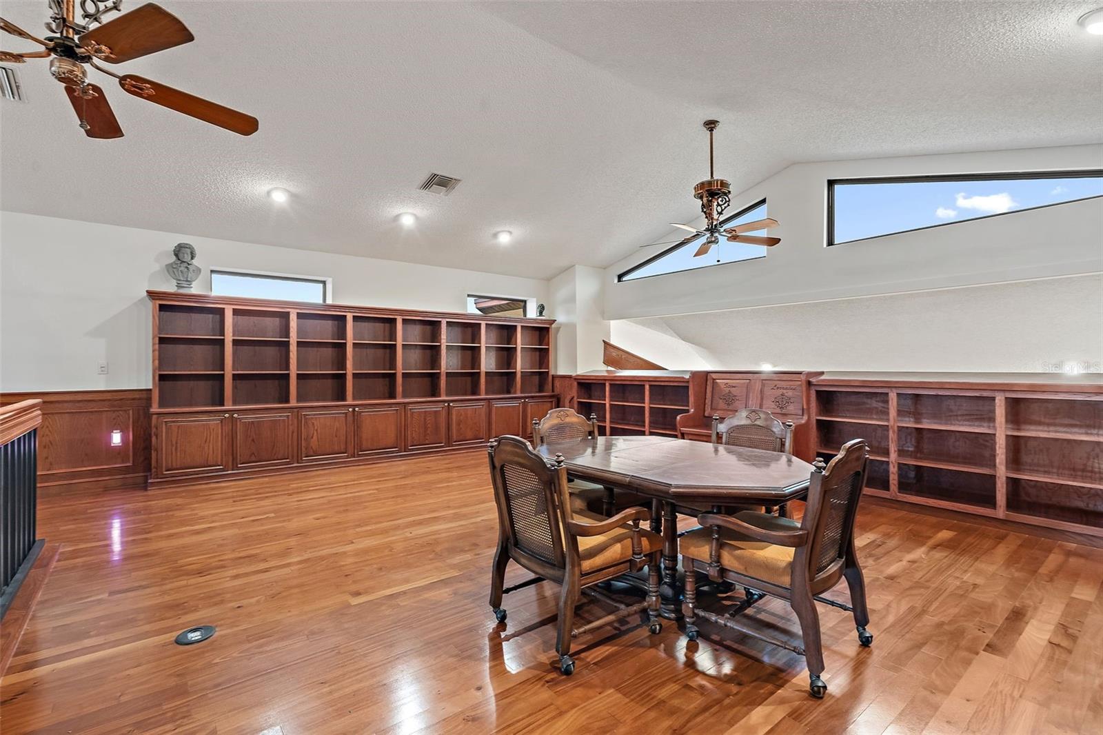 SHARON OAKS ESTATES REP - Residential