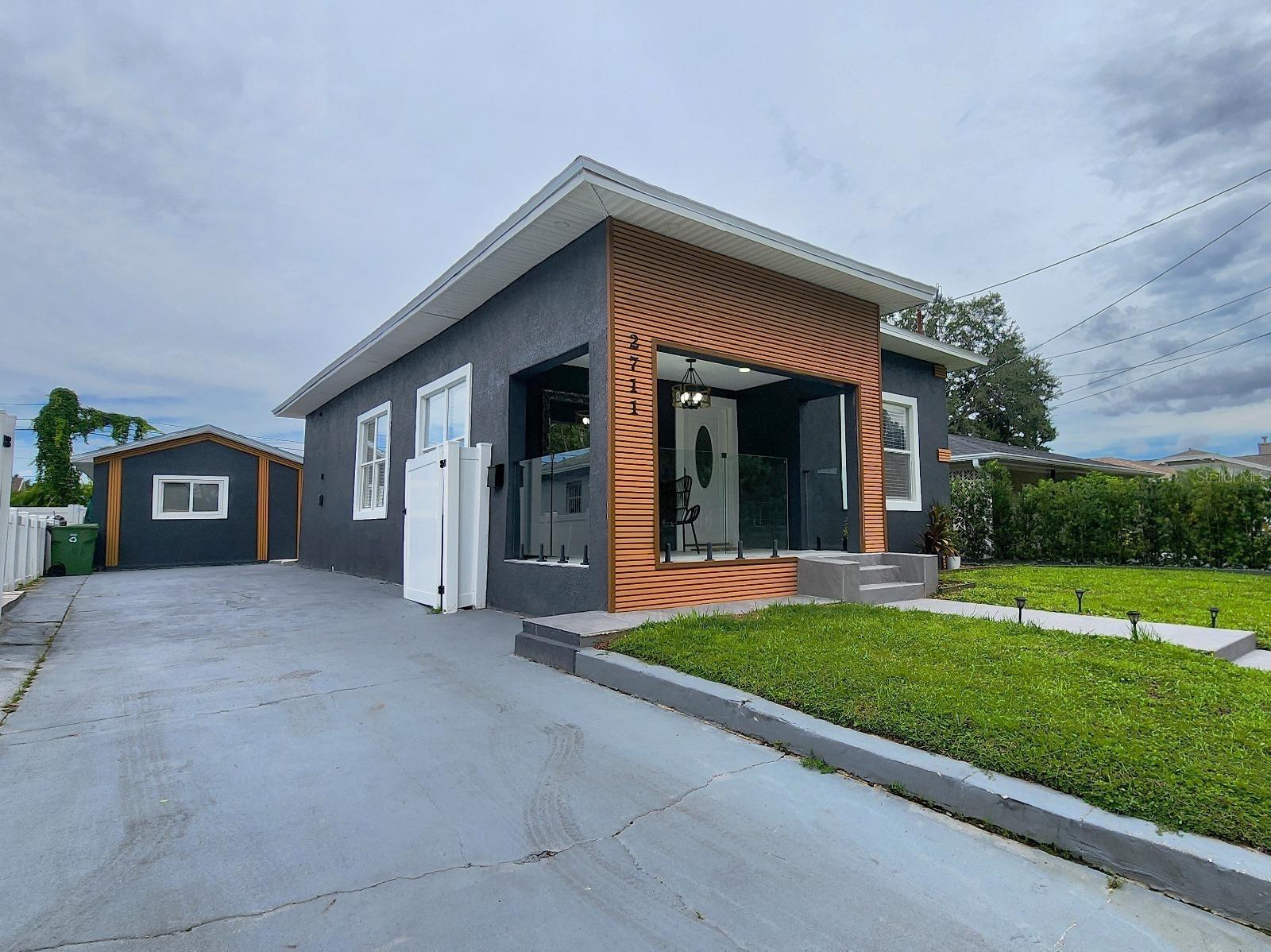 2711 W CORDELIA STREET