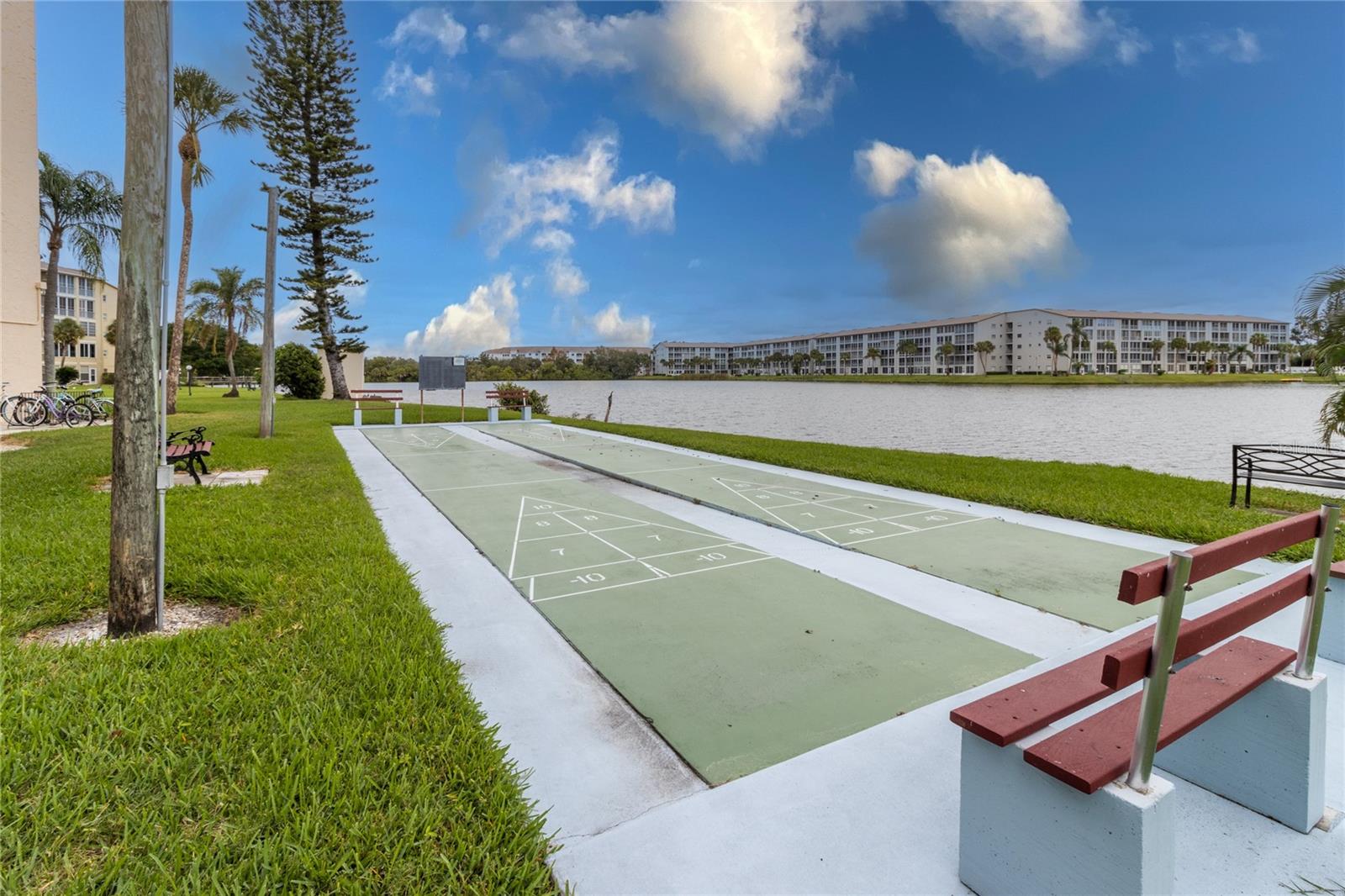 BAYSHORE ON THE LAKE APTS SEC 2 - Residential