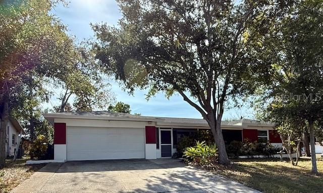 DUNEDIN LAKEWOOD ESTATES 1ST ADD - Residential