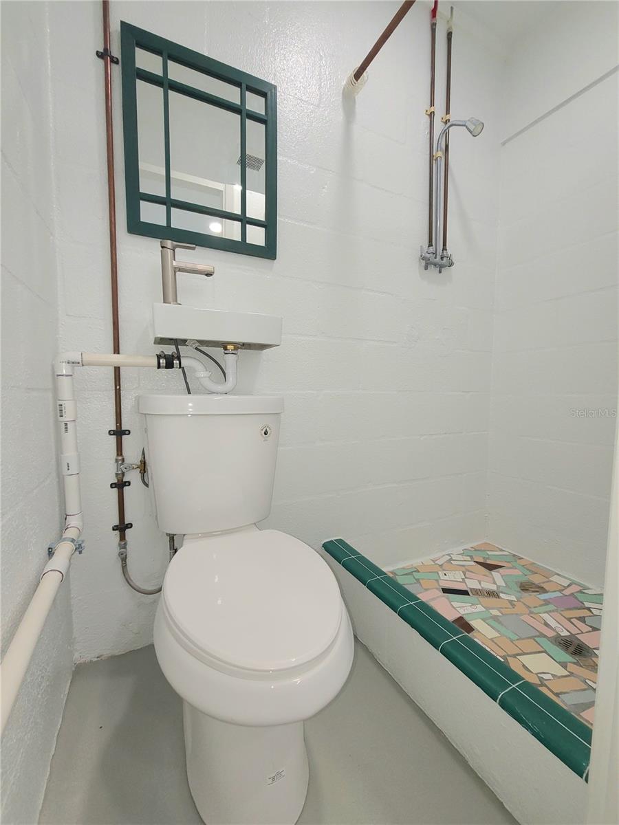 DUNEDIN LAKEWOOD ESTATES 1ST ADD - Residential