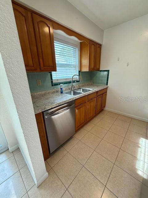 DUNEDIN LAKEWOOD ESTATES 1ST ADD - Residential