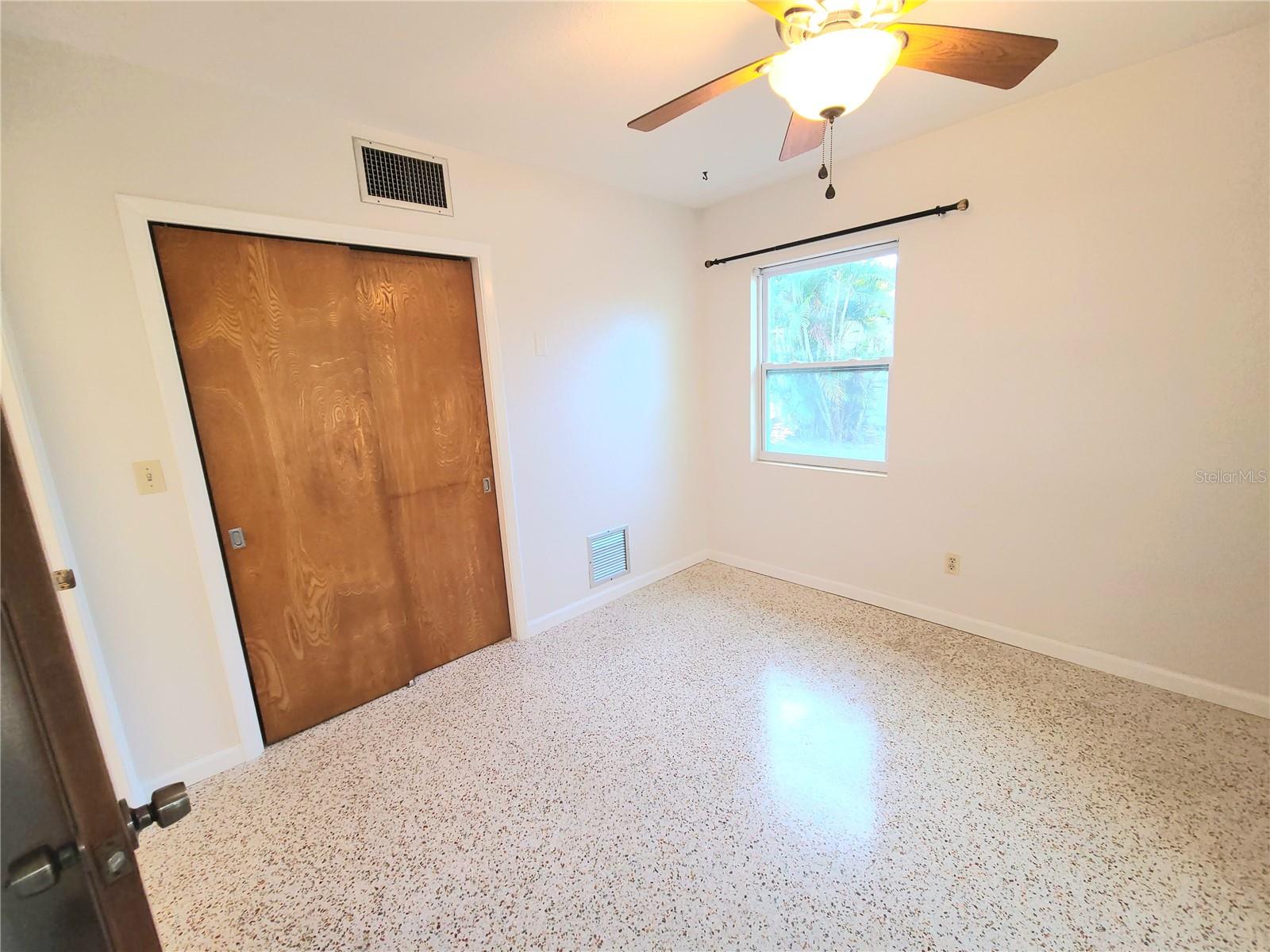 DUNEDIN LAKEWOOD ESTATES 1ST ADD - Residential