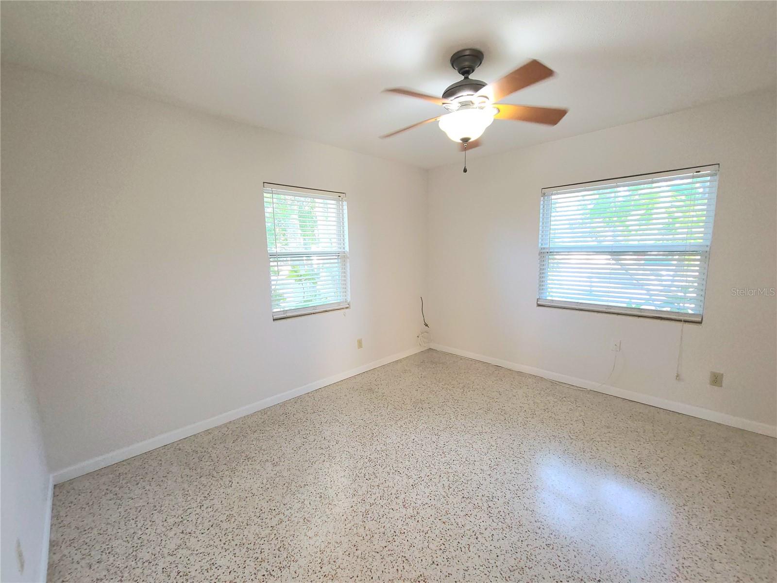 DUNEDIN LAKEWOOD ESTATES 1ST ADD - Residential