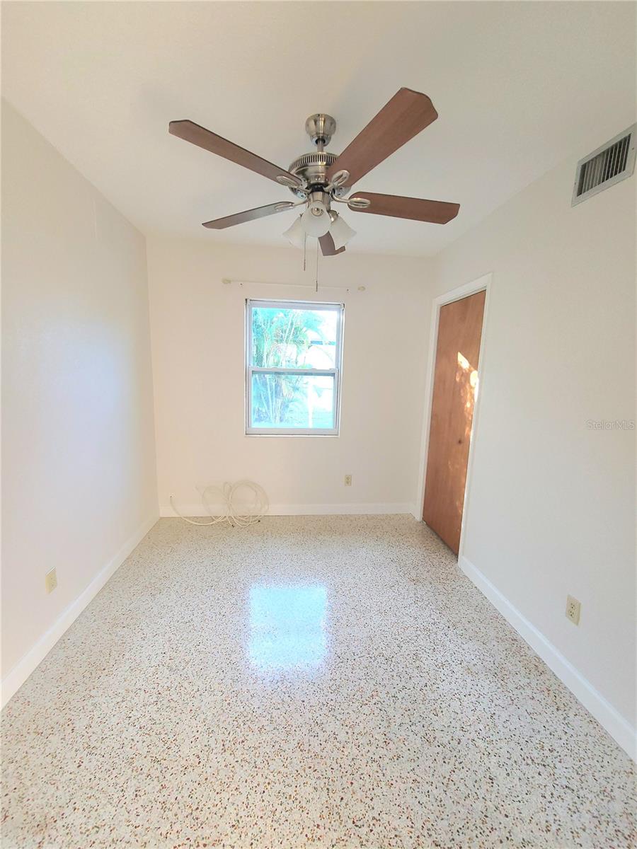 DUNEDIN LAKEWOOD ESTATES 1ST ADD - Residential