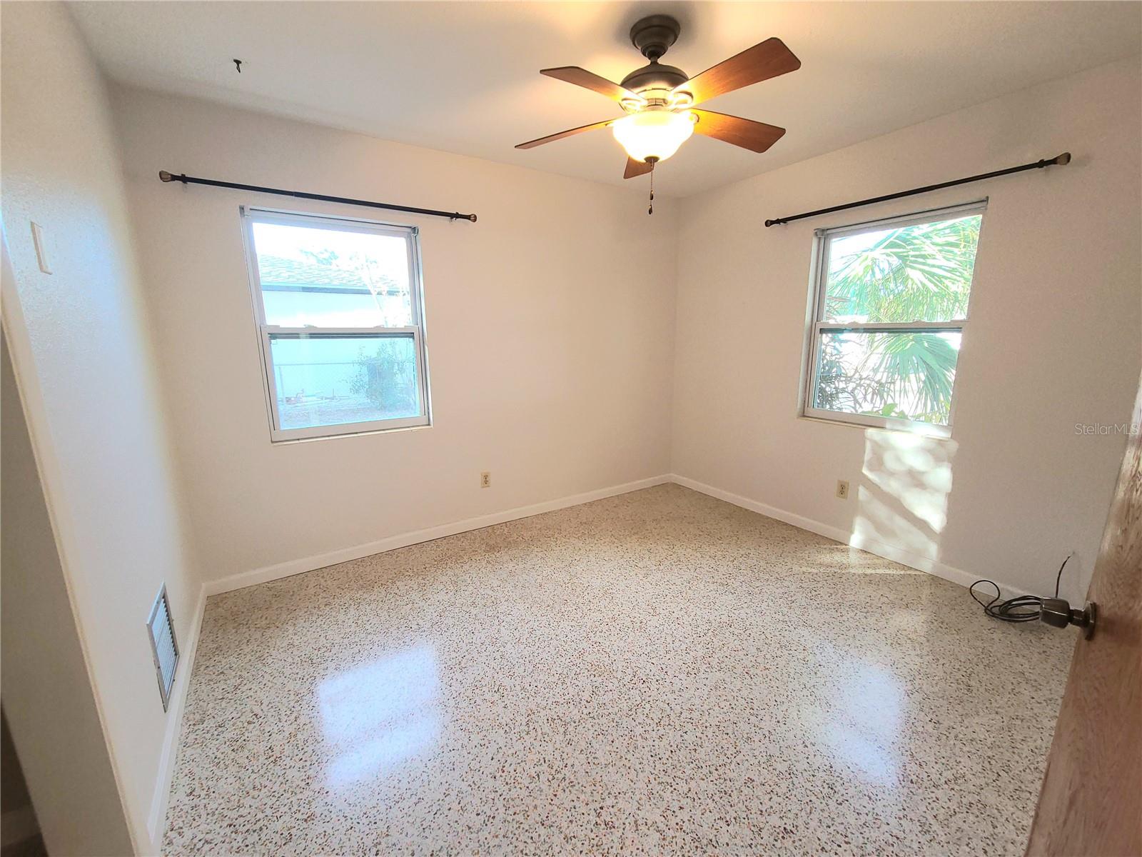 DUNEDIN LAKEWOOD ESTATES 1ST ADD - Residential