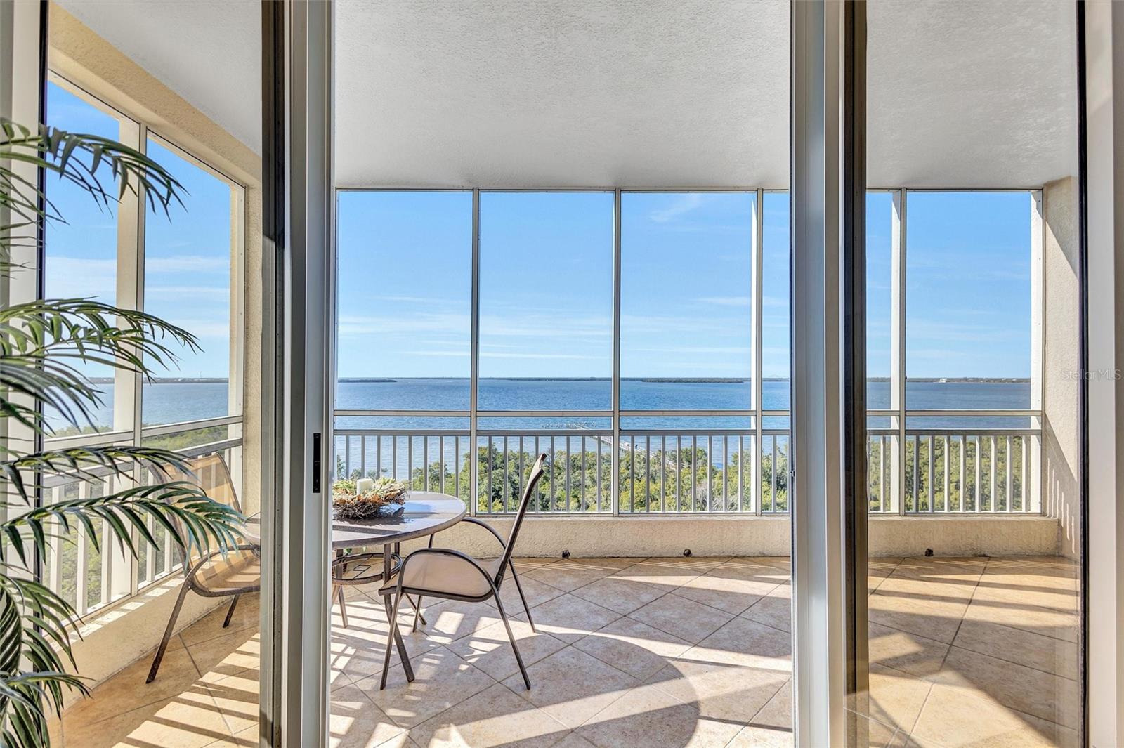 BAY CLUB PH II - Residential