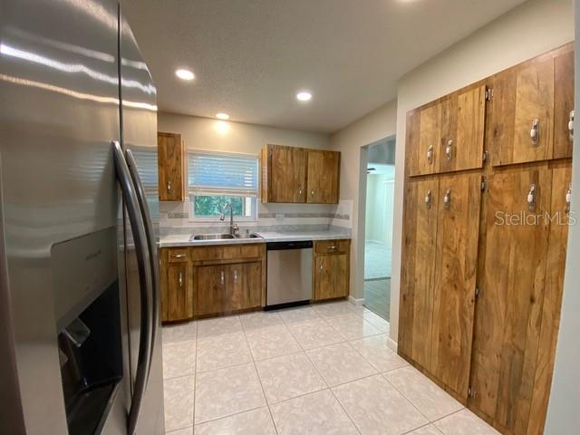 RAINBOW S END ESTATE - Residential