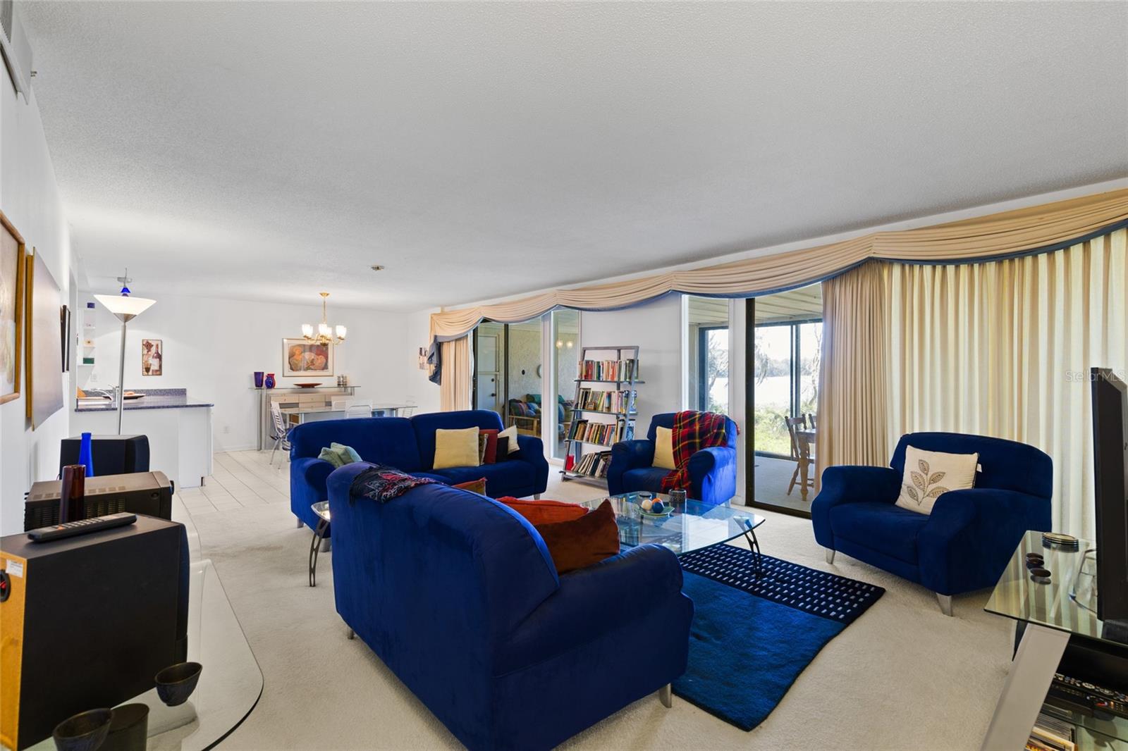 2526 SW 14TH DRIVE 212