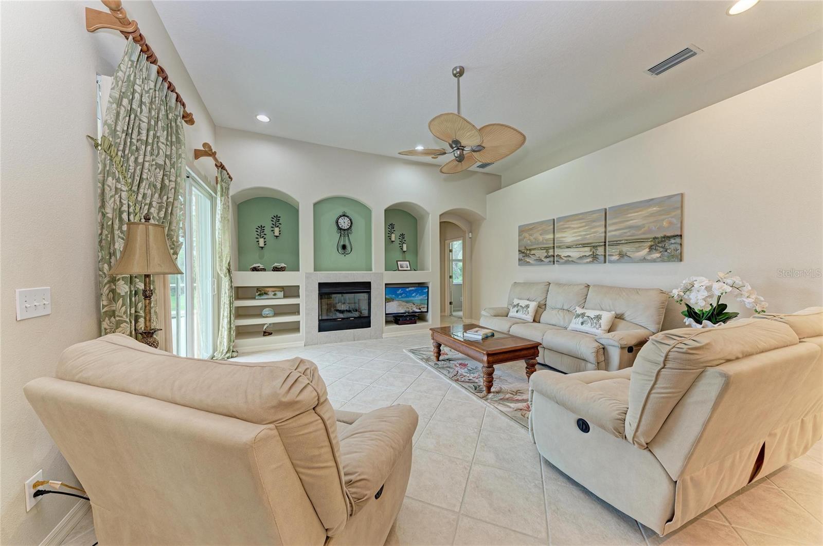 CARLYLE AT VILLAGES OF PALM-AIRE - Residential